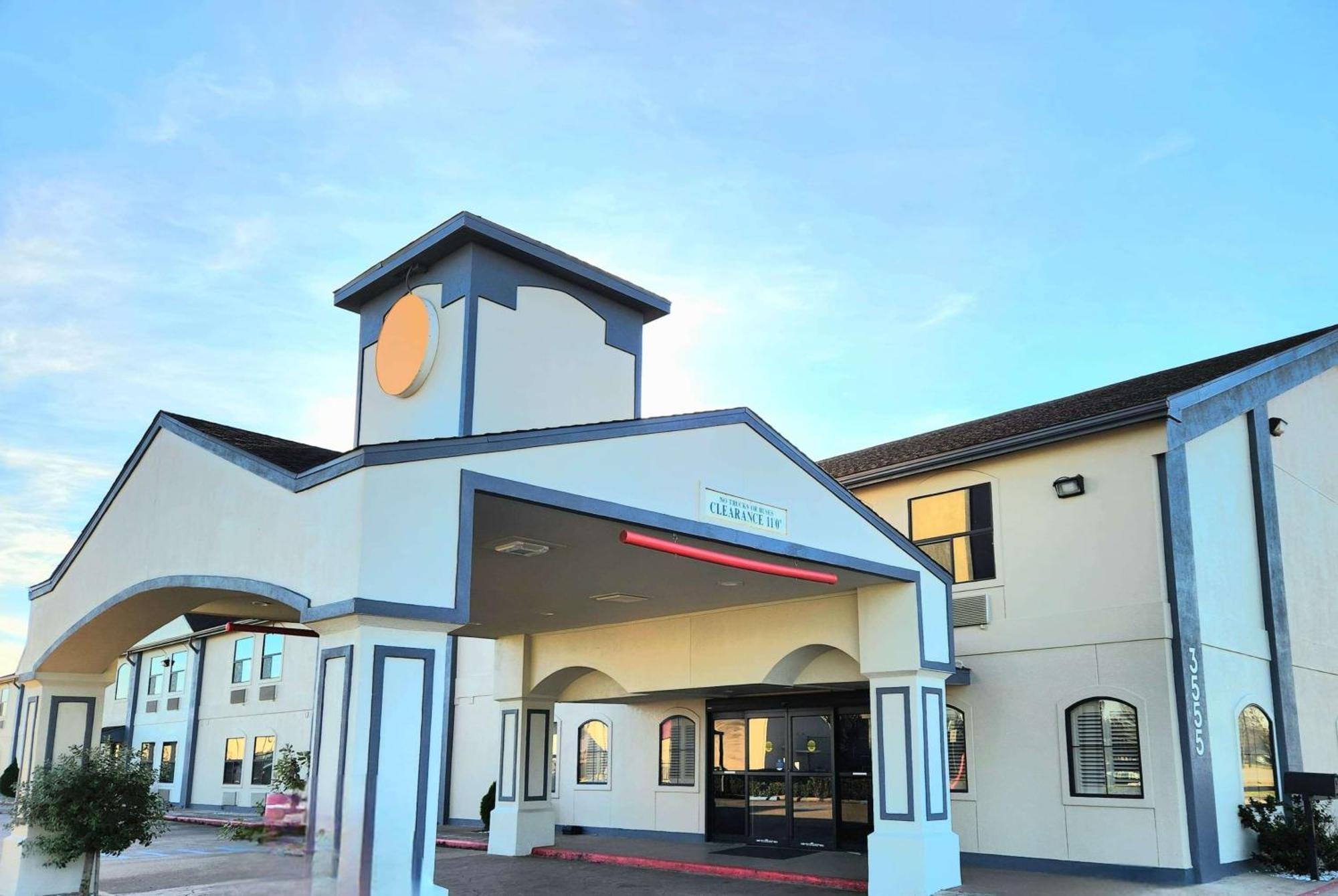 Days By Wyndham Hotel 3*